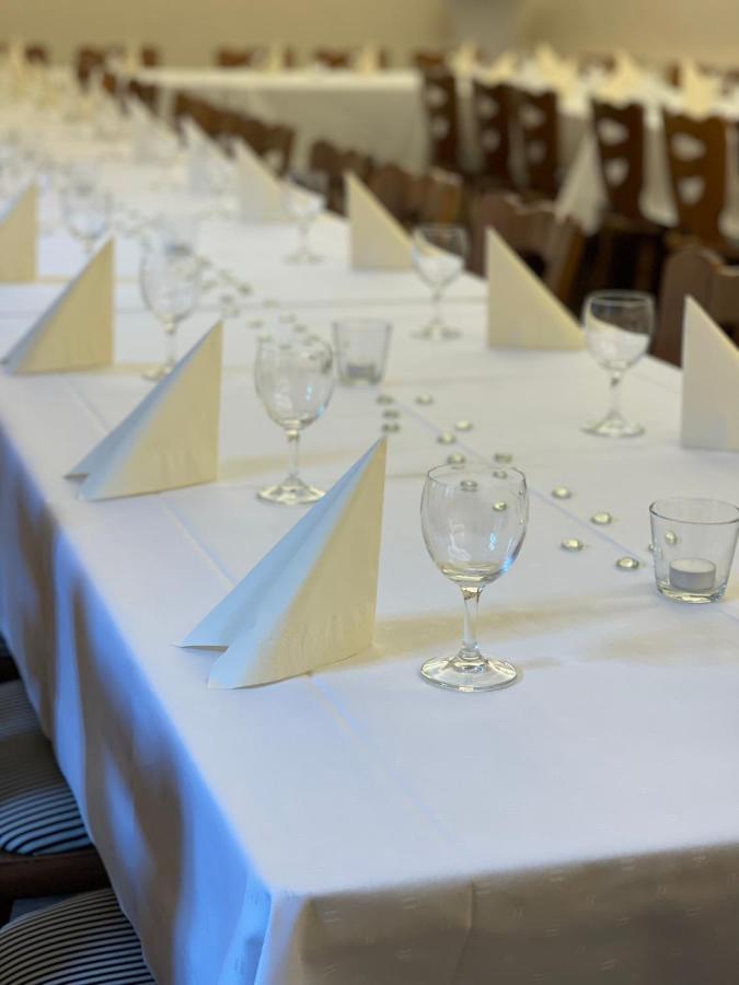 Hotel Restaurant Goldenes Ross Gollheim Εξωτερικό φωτογραφία